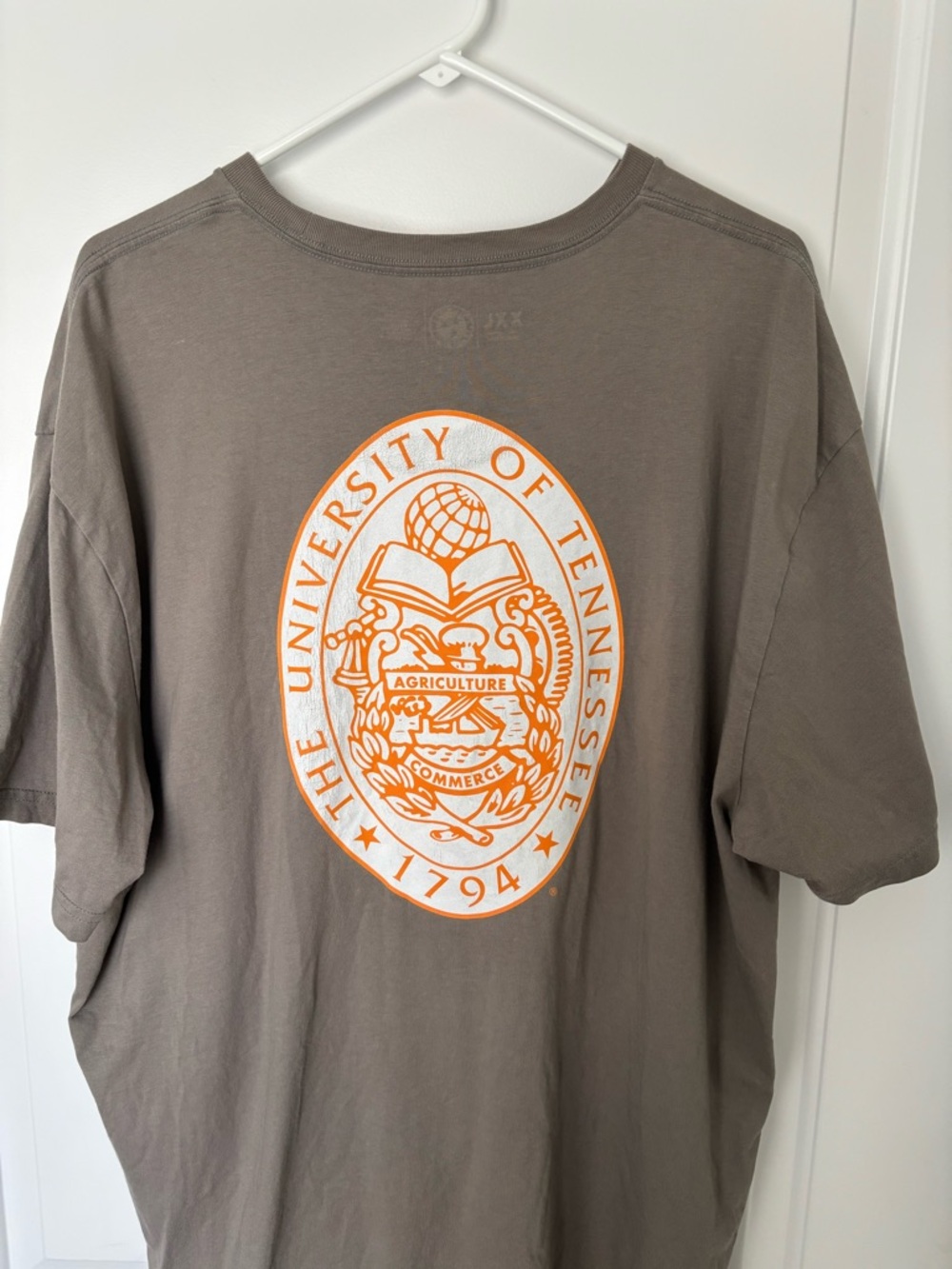Volunteer Traditions University of Tennessee T-Shirt Men’s XXL Logo Pocket Tee